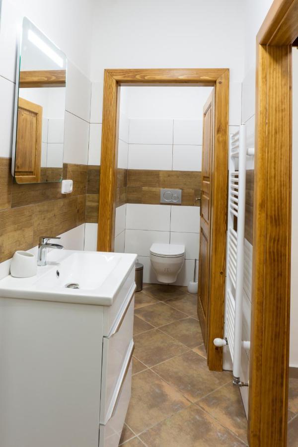 Penzion Ruze Benesov nad Ploucnici エクステリア 写真