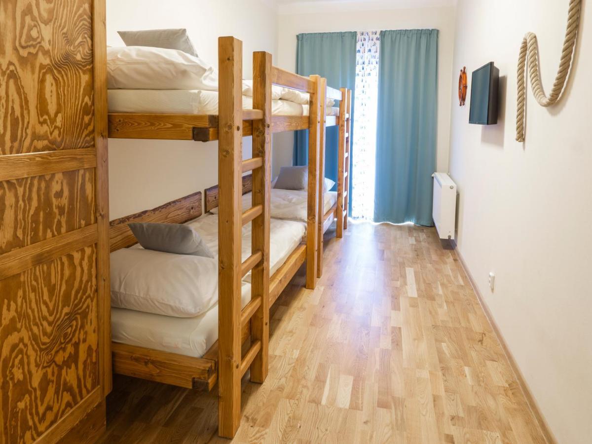Penzion Ruze Benesov nad Ploucnici エクステリア 写真